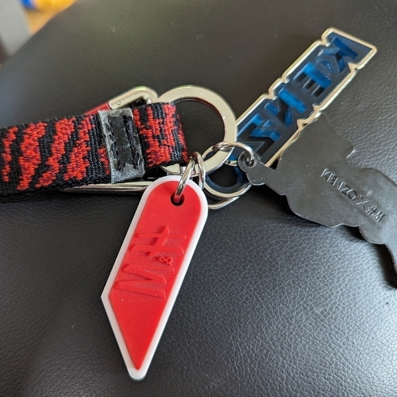 Kenzo X H&M Keychain Tiger Key Ring Keyfob Carabiner Clip - Picture 8 of 9